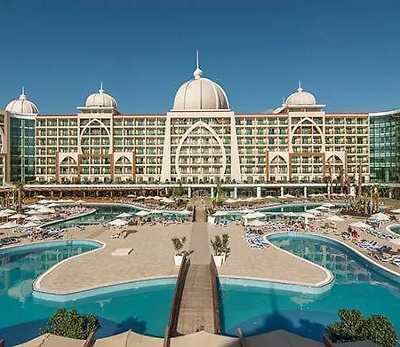 Alan Xafira Deluxe 5* Turkler